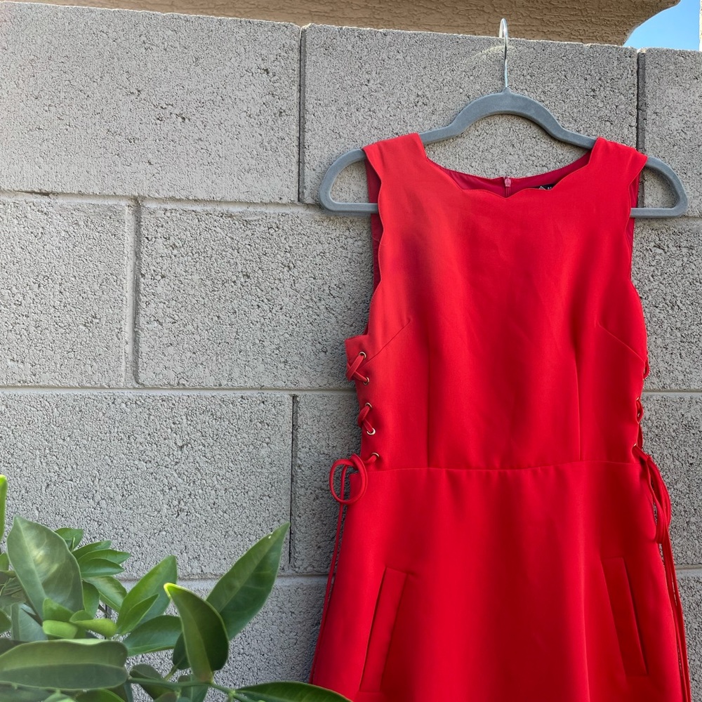 FEW MODA Red Scalloped Lace Up Waist Scalloped A Line Sleeveless Mini Dress M - Picture 2 of 7